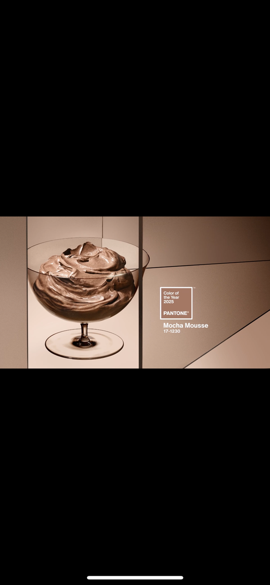 Mocha Mousse : la teinte Pantone 2025 qui sublime l'art de vivre