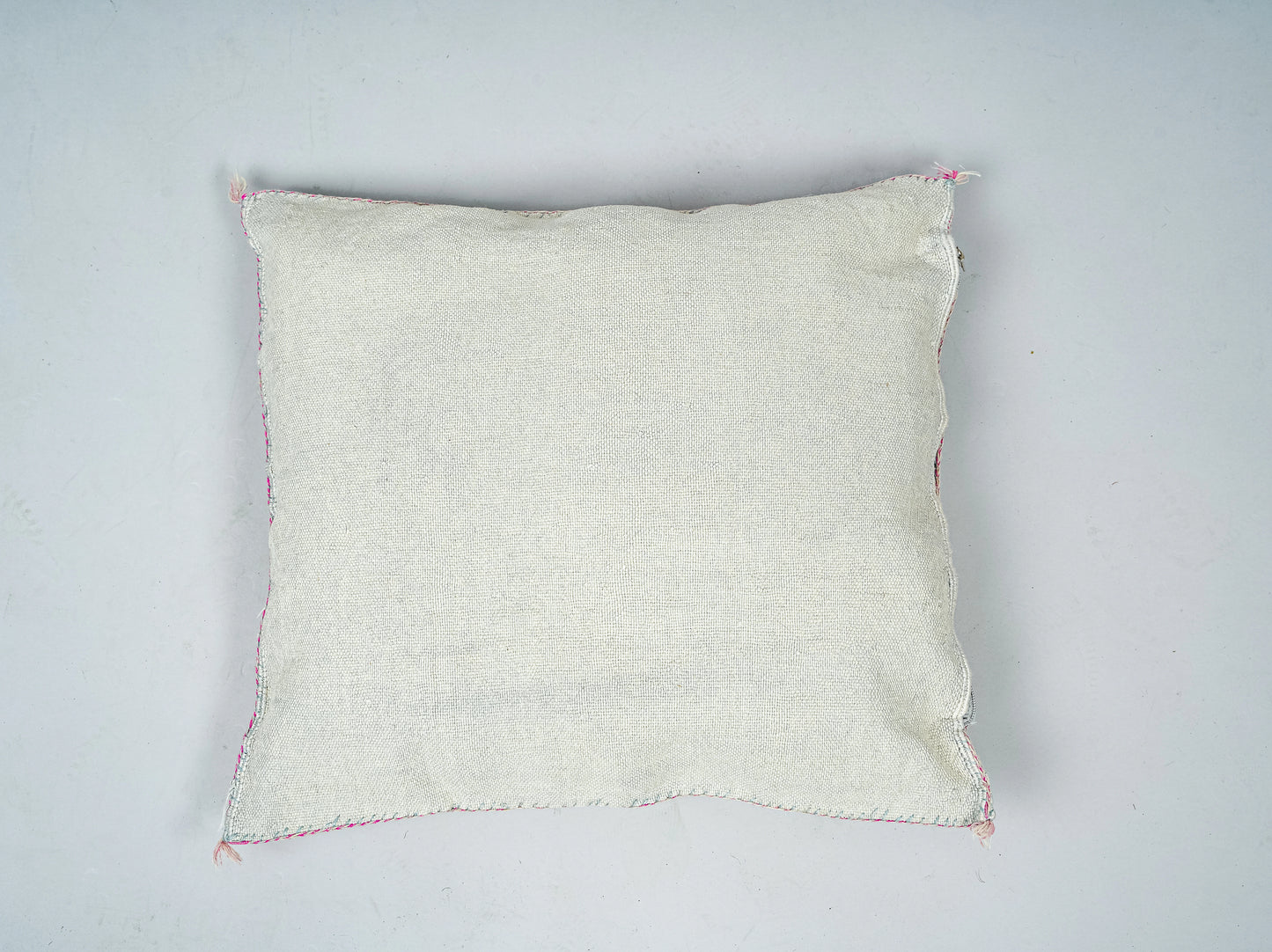 Coussin écru en soie de cactus