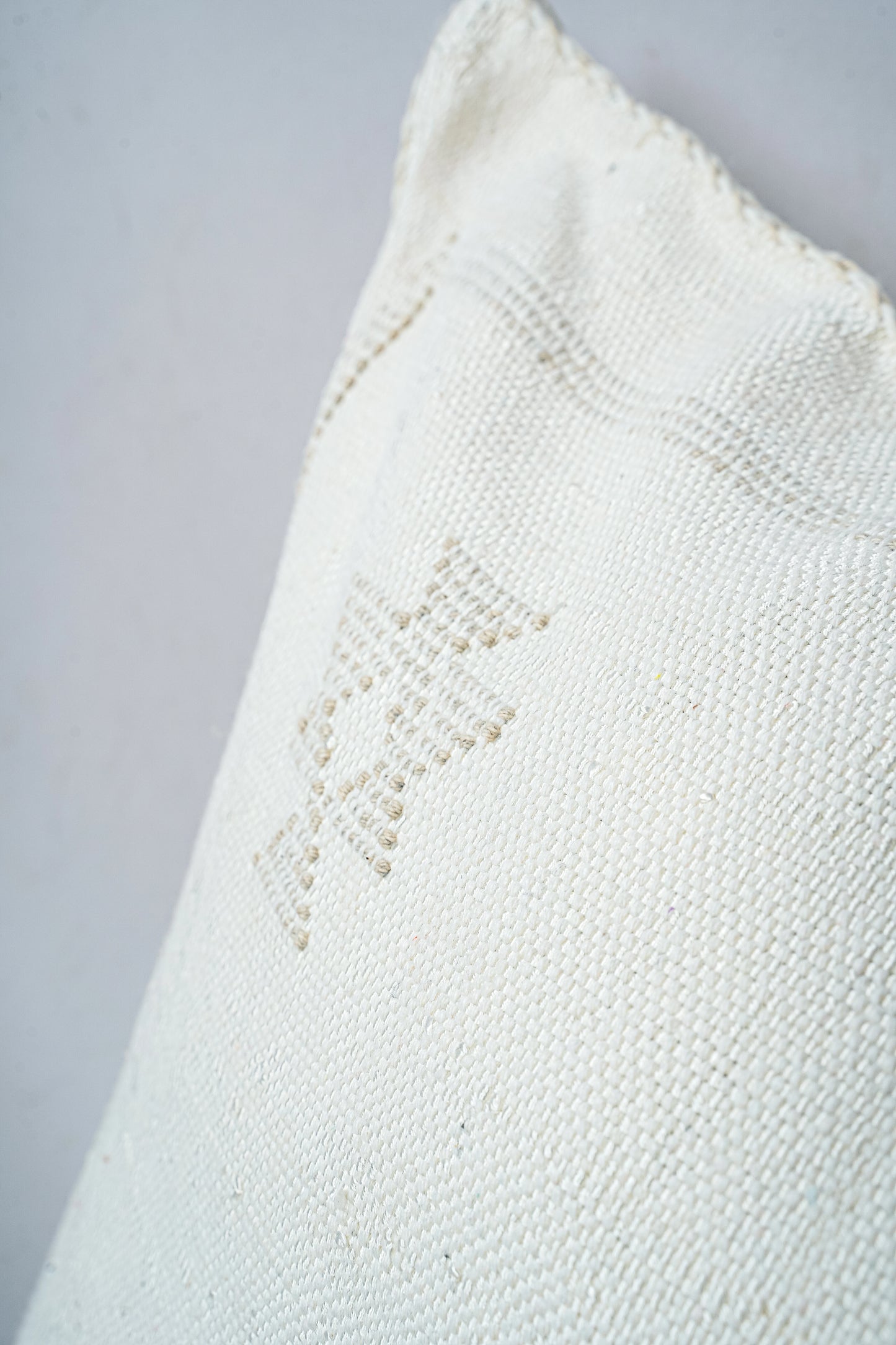 Coussin blanc en soie de cactus