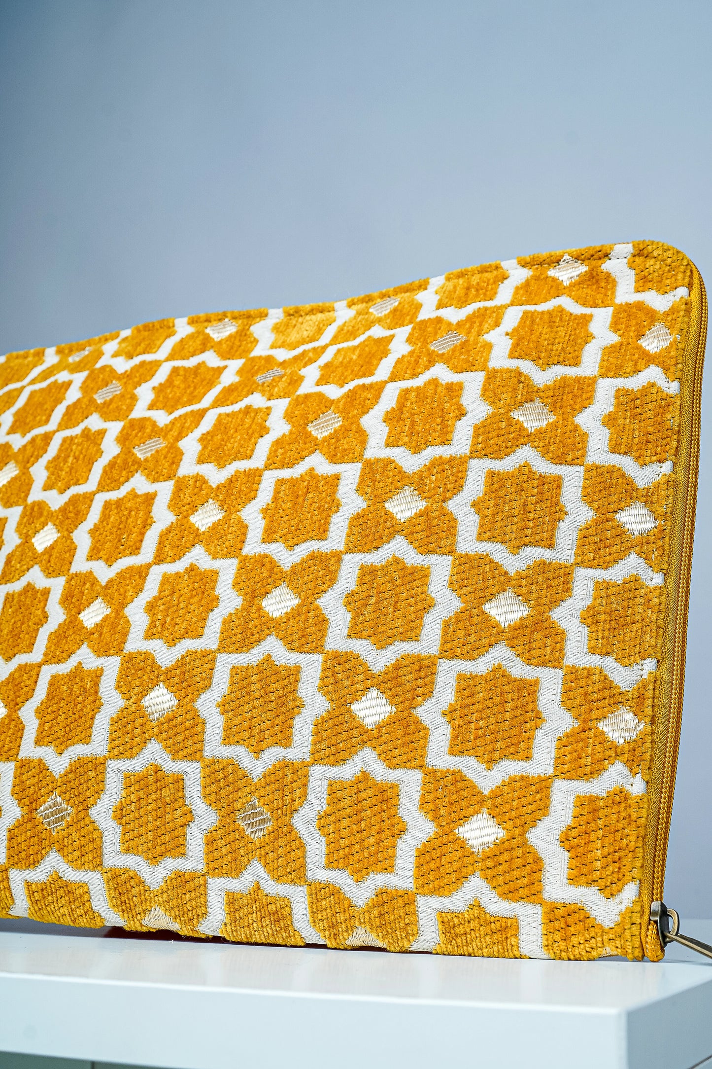 Pochette d'ordinateur en tissu marocain géométrique