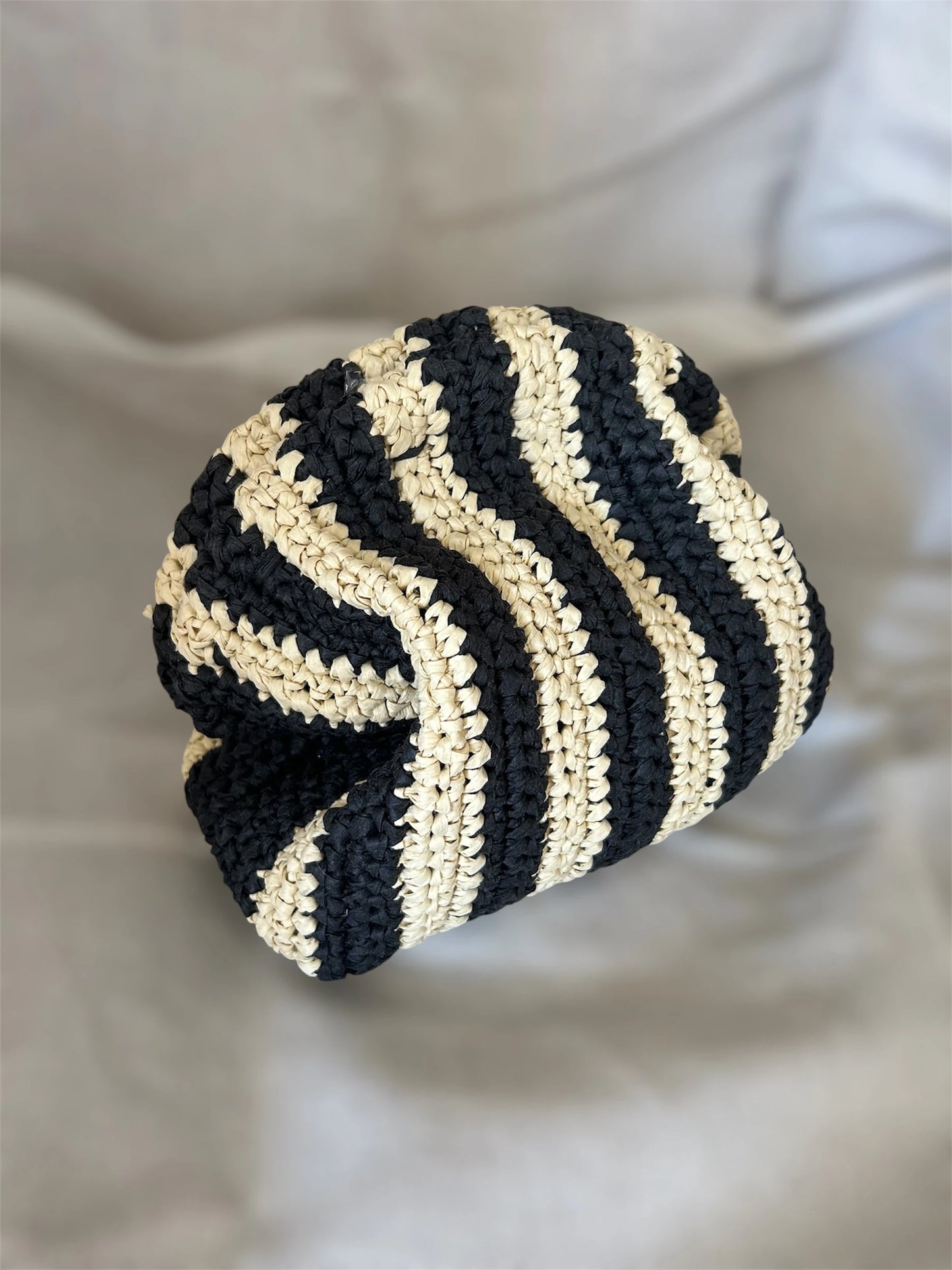 Pochette crochetée Noir & Sable