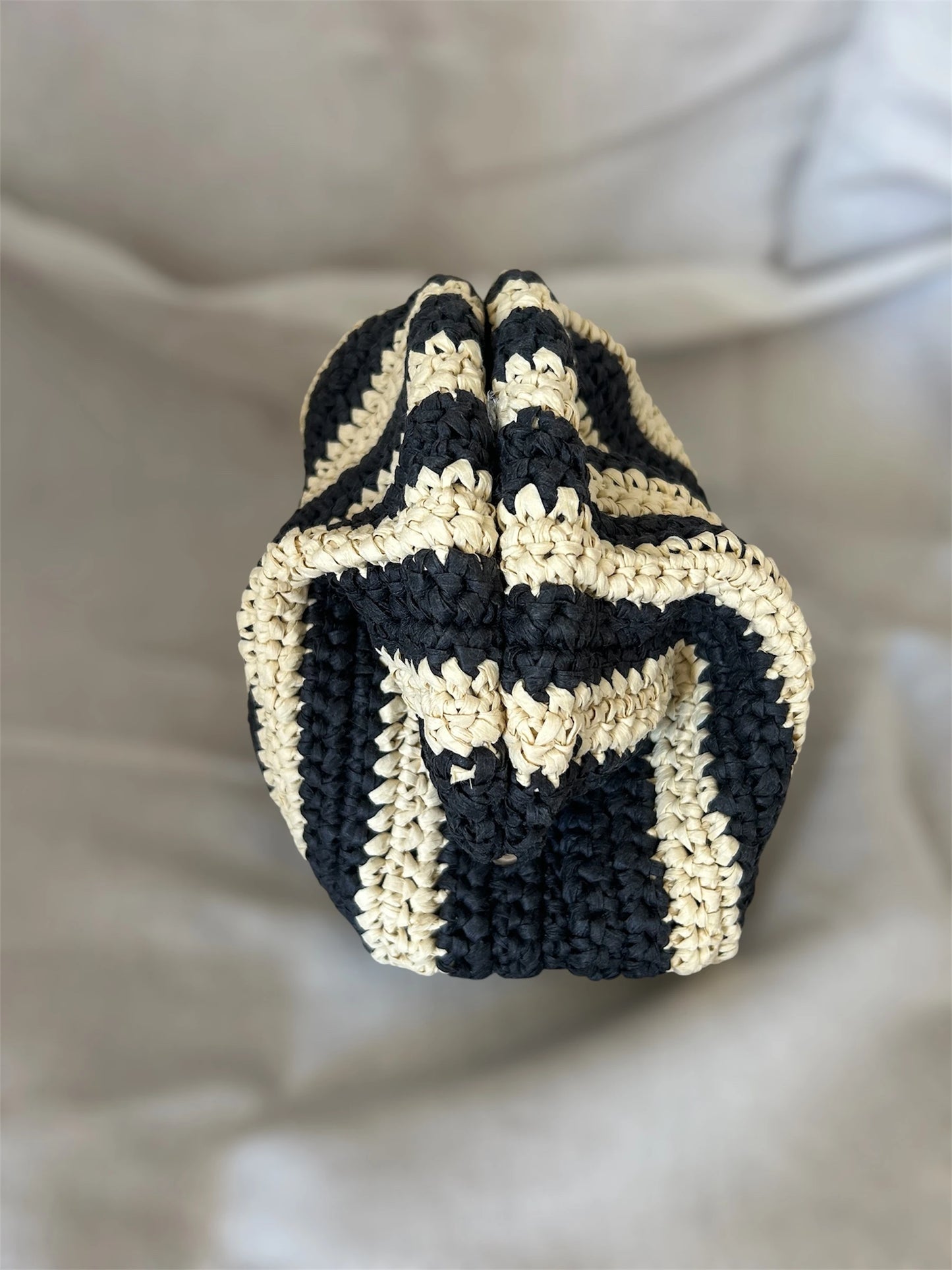 Pochette crochetée Noir & Sable