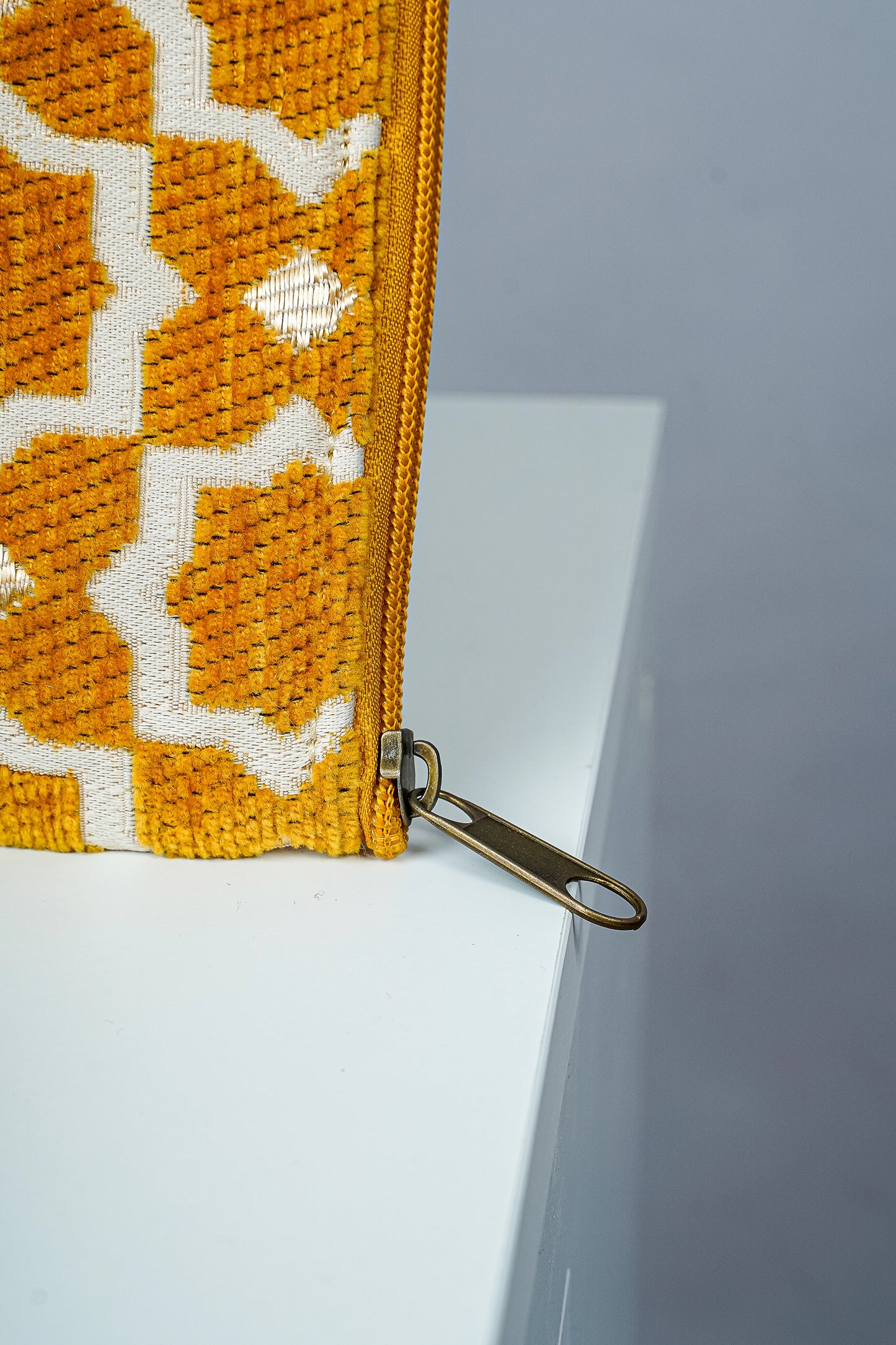 Pochette d'ordinateur en tissu marocain géométrique