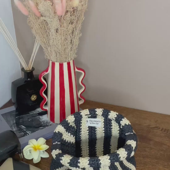 video_ugc_pochette_noir_et_beige